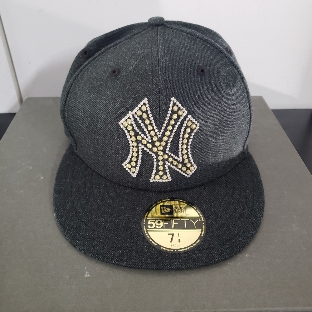 New York NY Yankees Hat. New Era. Fitted. Thread Studded. Unique.